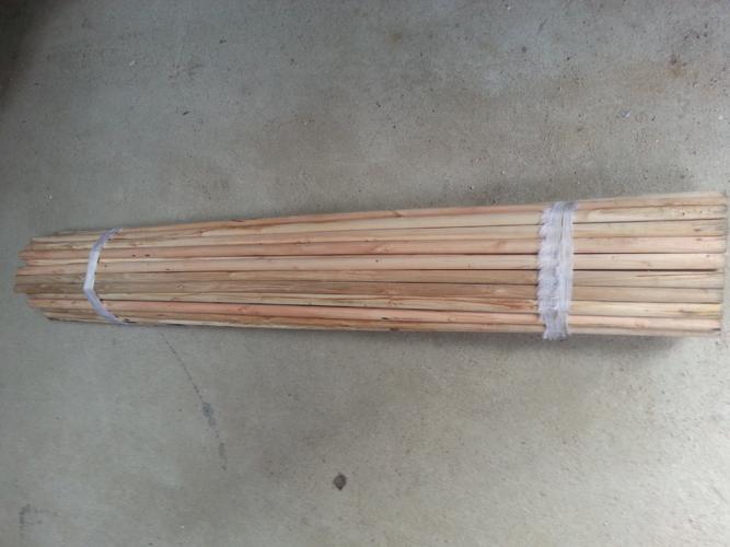 山东省临沂木制品大量供应各种规格桉木圆木棒直径1.95厘米图片_3